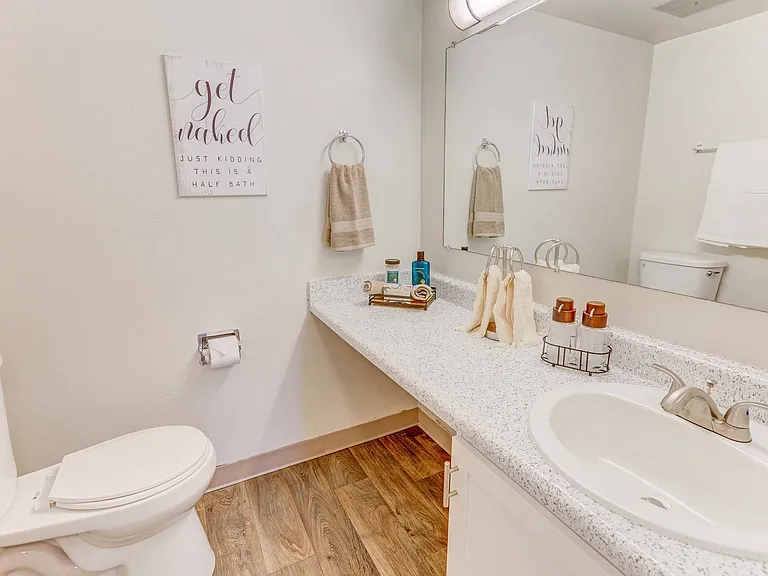 Summit View Village Apartments — Photo 37