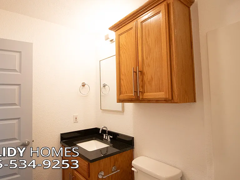 5004 SE 52nd St — Photo 28