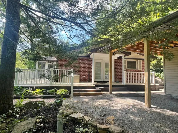 300 Sun Valley Ter, Hazard, KY 41701