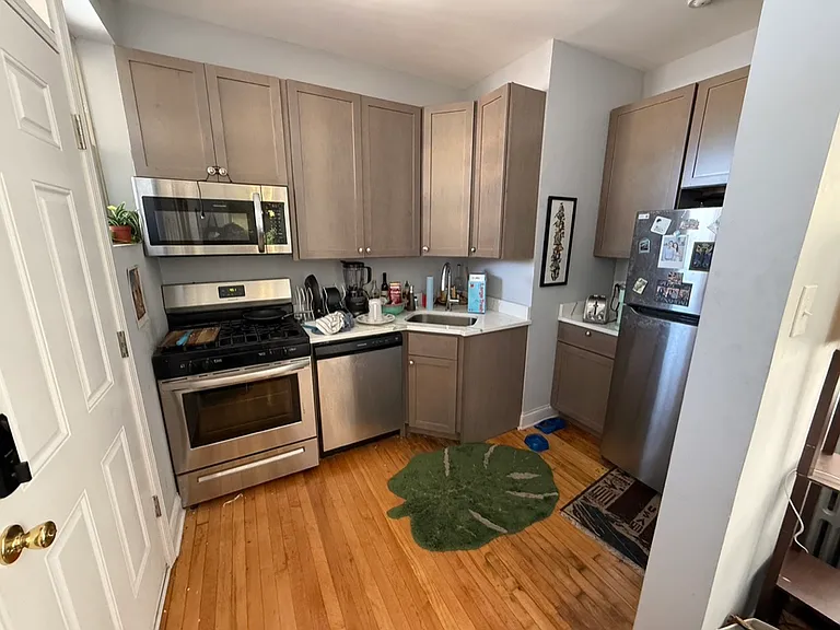 2820 W Dickens Ave #3 — Photo 1
