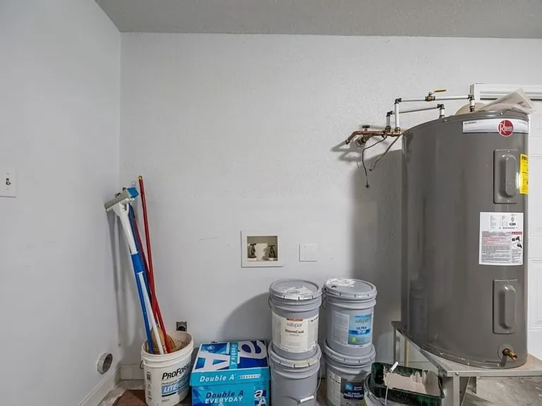 615 Wallingford Ct — Photo 30