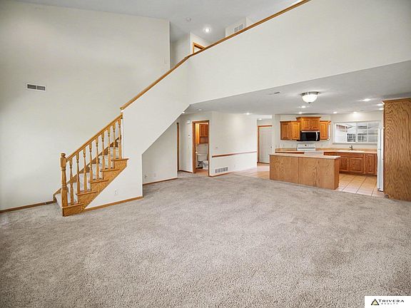 3rd image of 7631 Maple Village Dr
