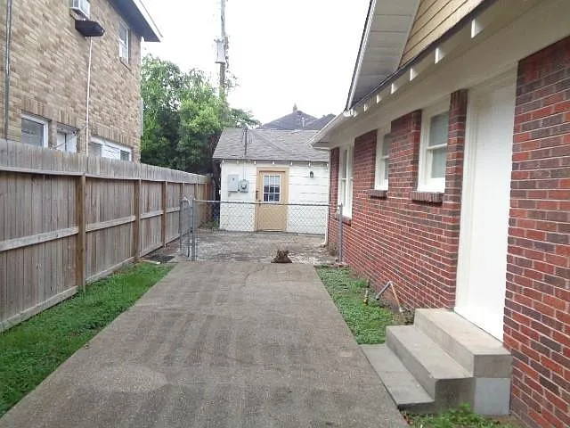 4618 Clay St #2 — Photo 31