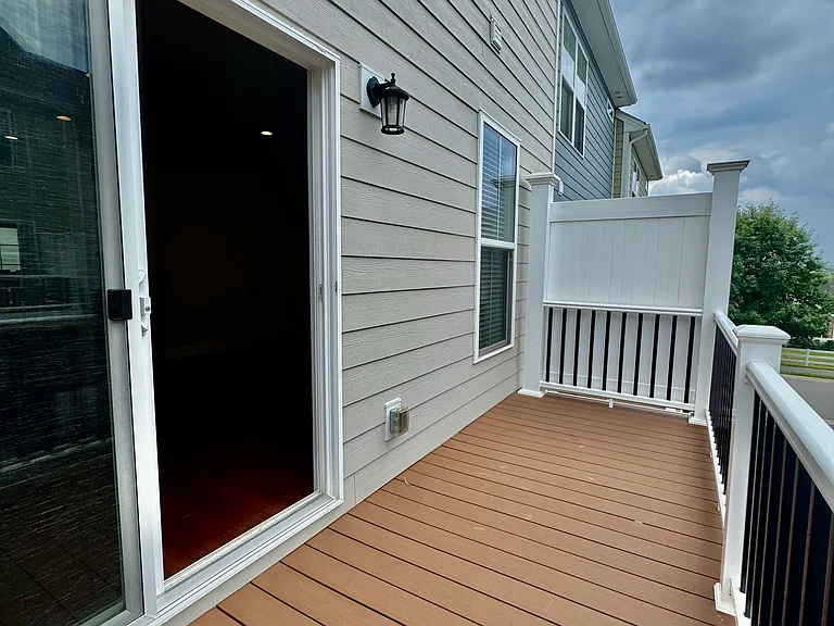 325 John Adams Dr — Photo 35