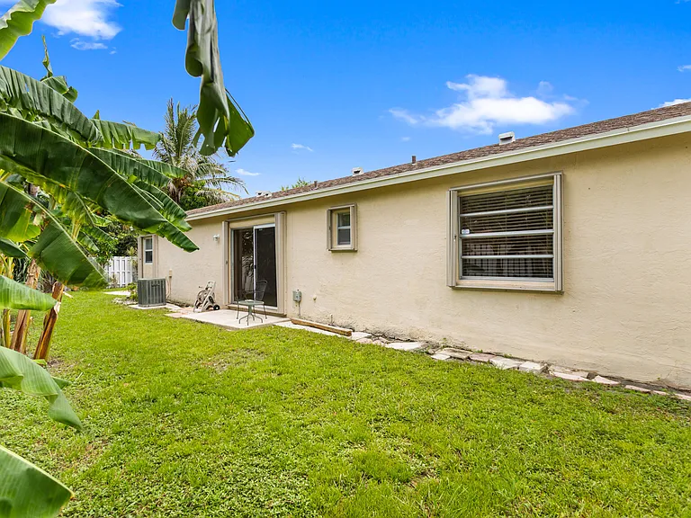 13945 Langley Pl — Photo 52