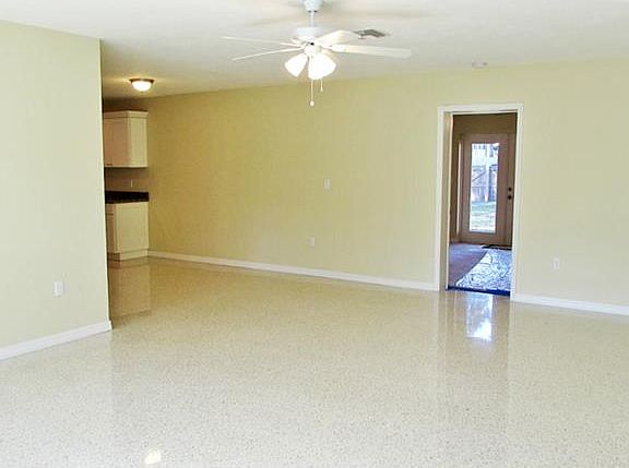 4th image of 107 Harbor Bluff Dr