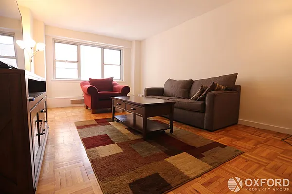 Rented by Oxford Property Group | media 13