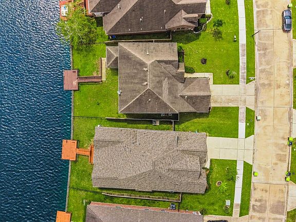 3rd image of 2327 Terracina Ct