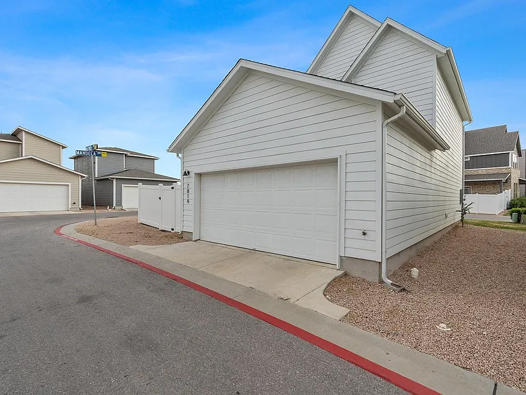 7814 Wilfred Dr — Photo 23