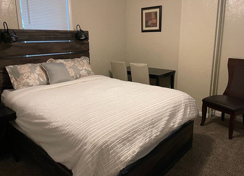 1st image of 205 Thornhill