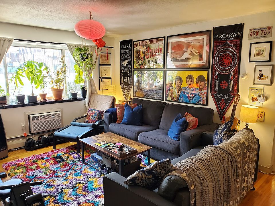 2nd image of 245 Kelton St #28