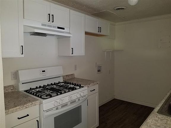 2nd image of 203 W 3rd Ave