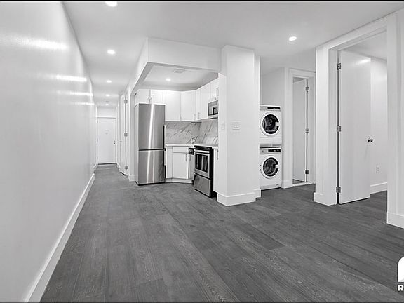 3rd image of 2153 Amsterdam Ave APT 11