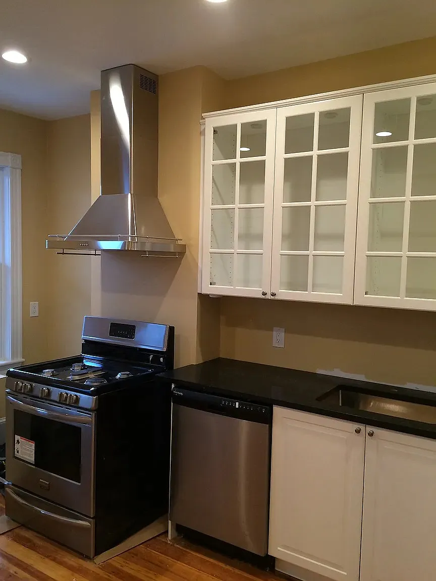 3 bed, 1000 sqft, $3,850 — Photo 1