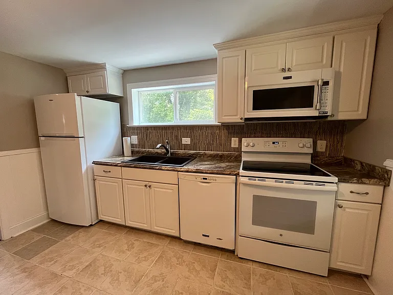 312 W Moler Ave — Photo 6