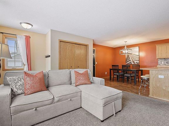 2nd image of 10749 Knollwood Ln