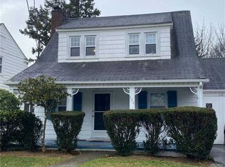 124 Independence Ave, Freeport, NY 11520
