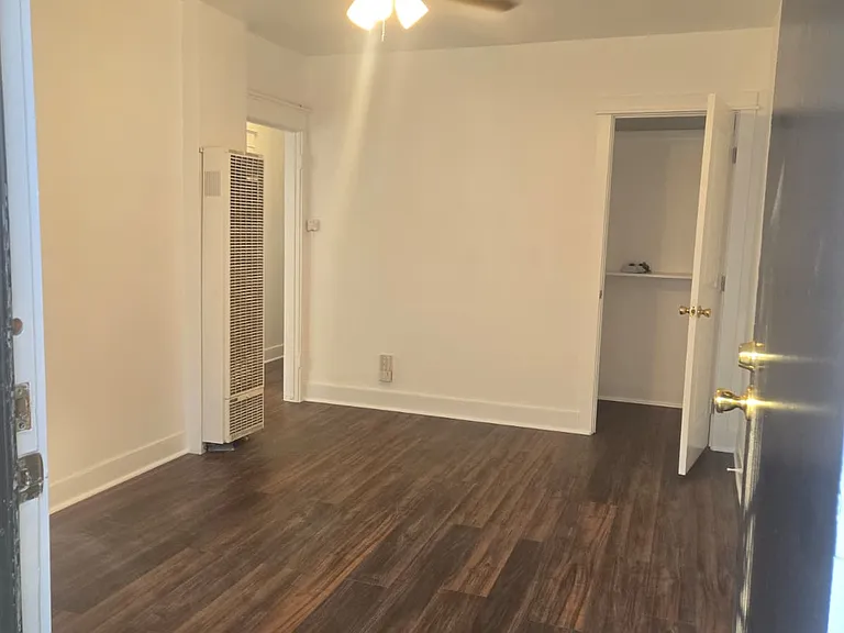 3028 1/2 9th Ave #3028-1/2 — Photo 2