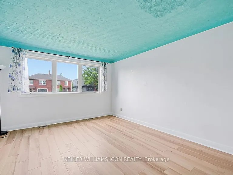 873 Woodroffe Ave — Photo 9