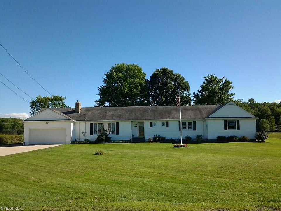 1st image of 376 E Beech St #167