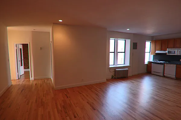 Rented by PMG Real Estate  | media 8