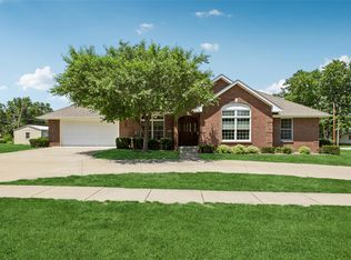 904 Cottage St, Adel, IA 50003