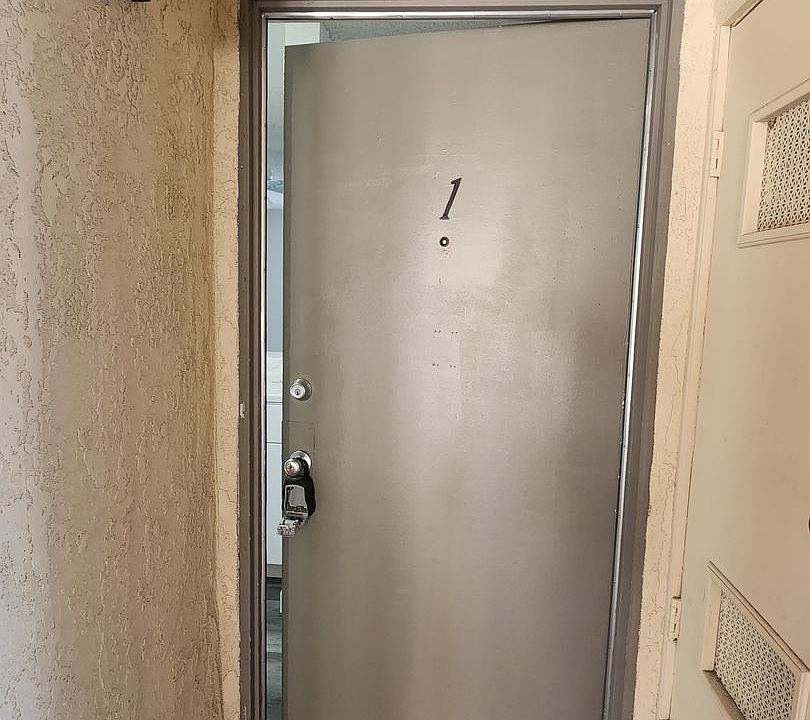 1st image of 1601 W Civic Center Dr #1