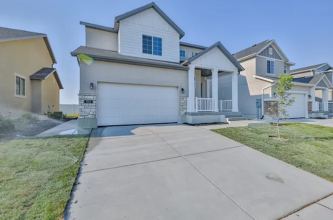 1062 W Osprey Dr