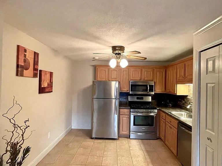 8 Kenmar Dr #58 — Photo 4