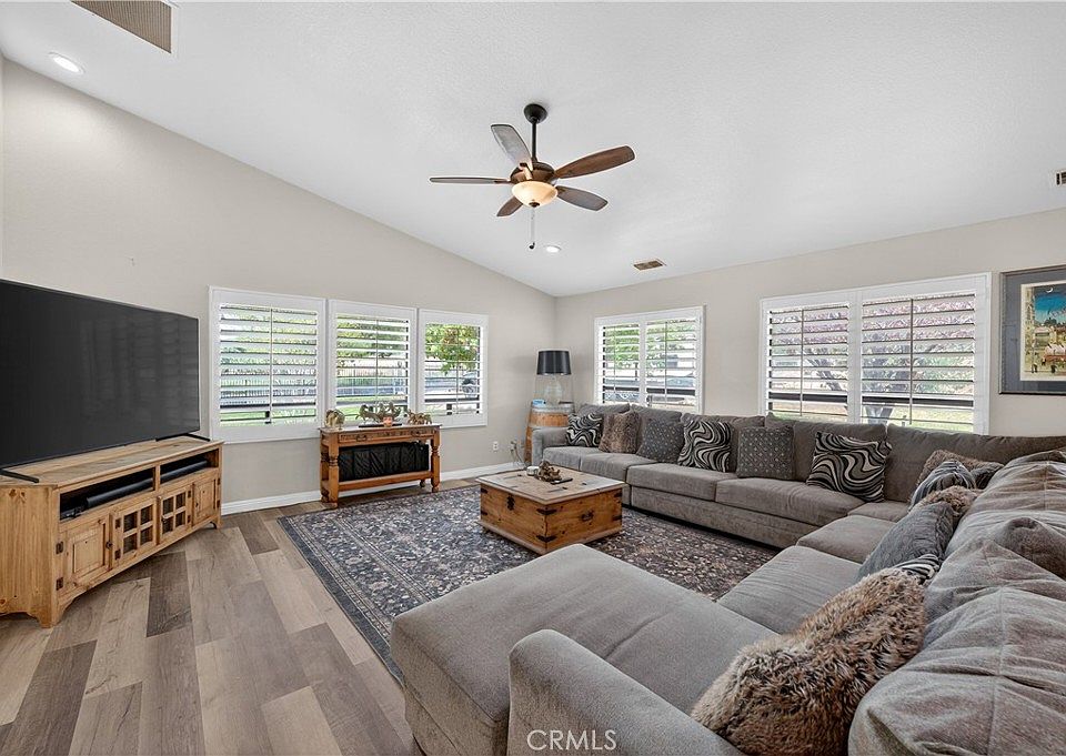1st image of 9902 Avenida Miravilla