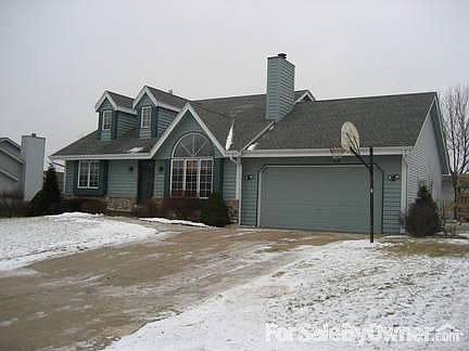 House from right
						:
						Cemented in basketball hoop