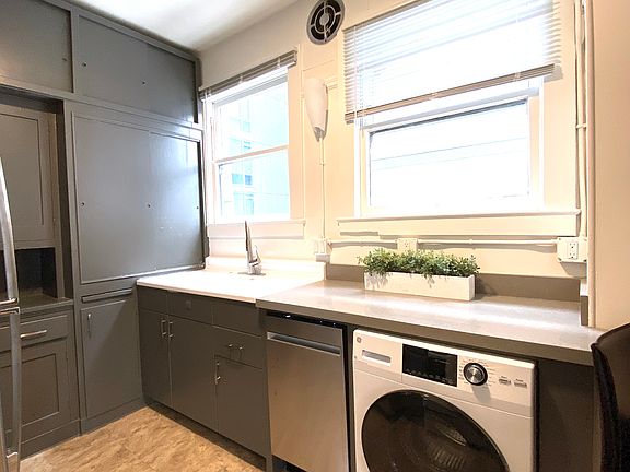 2nd image of 1515 Pine St #3