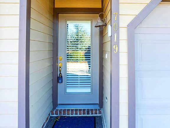 2nd image of 7019 Chesapeake Harbour Dr #21B