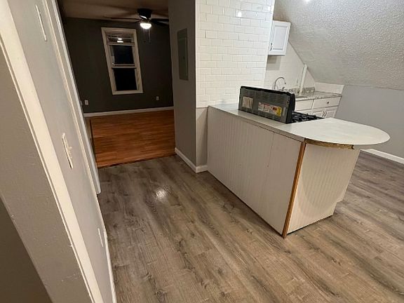 4th image of 207 Rodman St #37fd83035