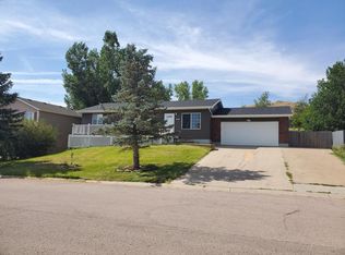 2502 Gallery View Dr, Gillette, WY 82718