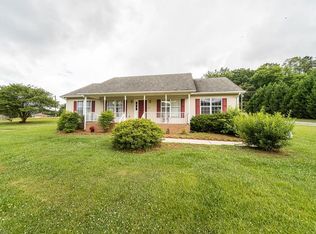 612 Macy Grove Rd, Kernersville, NC 27284