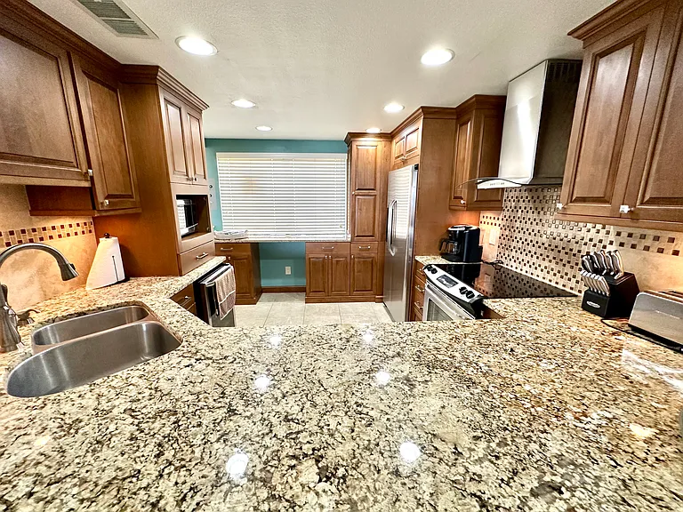 7520 Sunshine Skyway Ln S #T25 — Photo 5