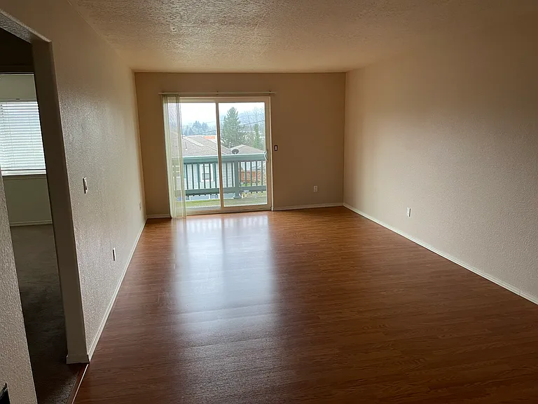 1203 Cowlitz Way #3 — Photo 4