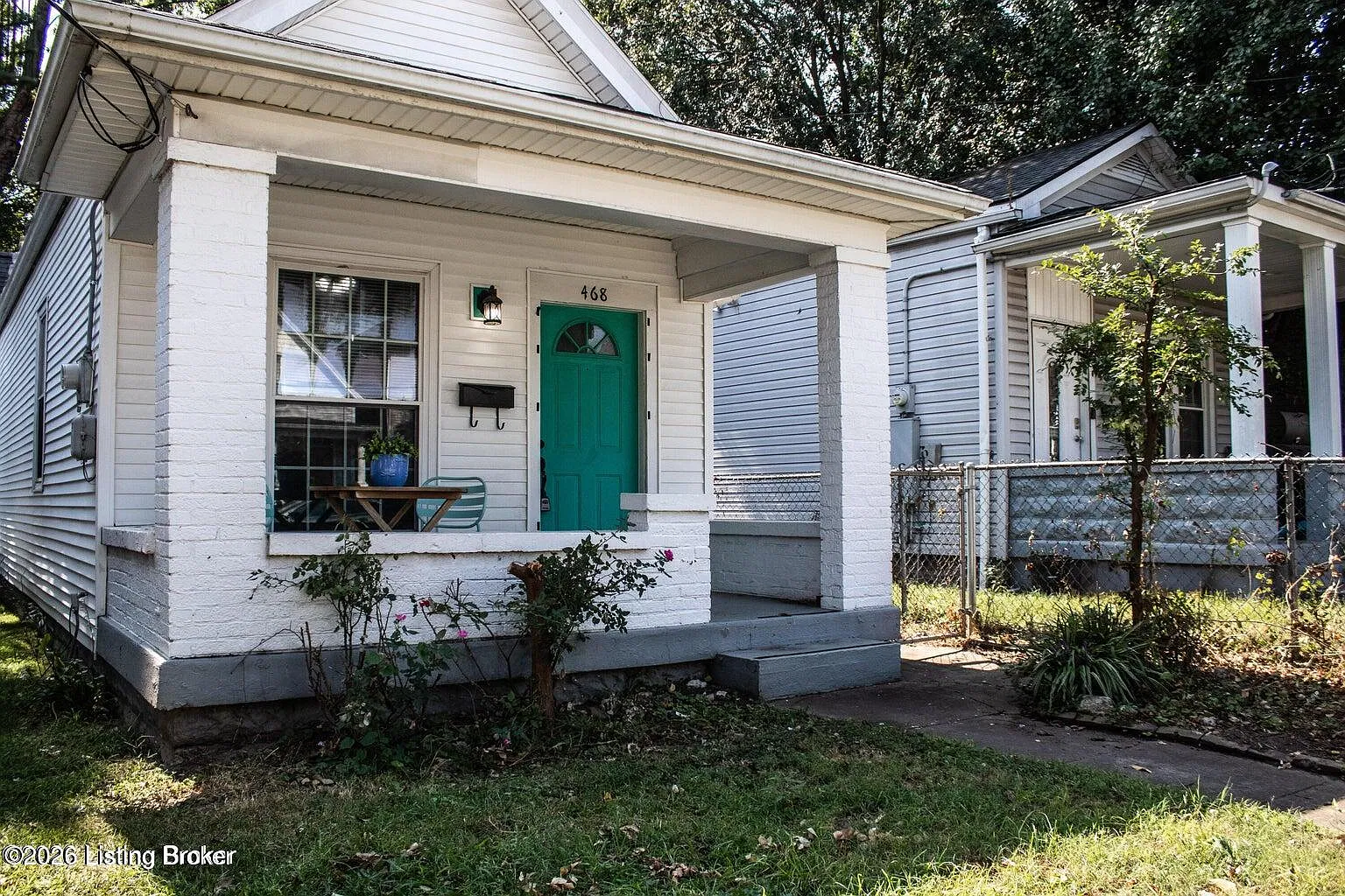 2 bed, 1.0 bath, 847 sqft, $1,300 — Photo 3