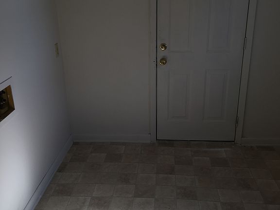 Wash room could make out of 2nd bedroom