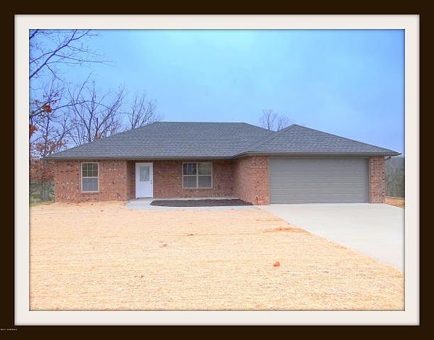 1st image of 225 Davis Dr