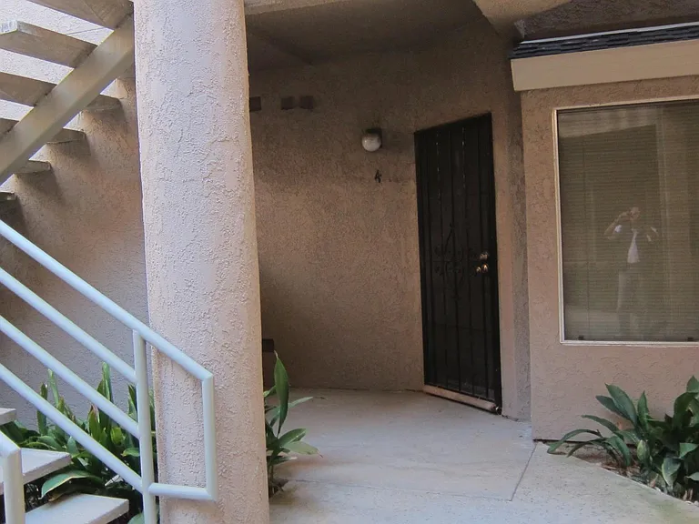 2501 Fulton Square Ln #4 — Photo 2