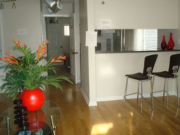 4th image of 1510 W 6th St APT 104