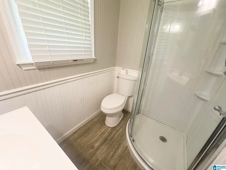 111 Florence St — Photo 8