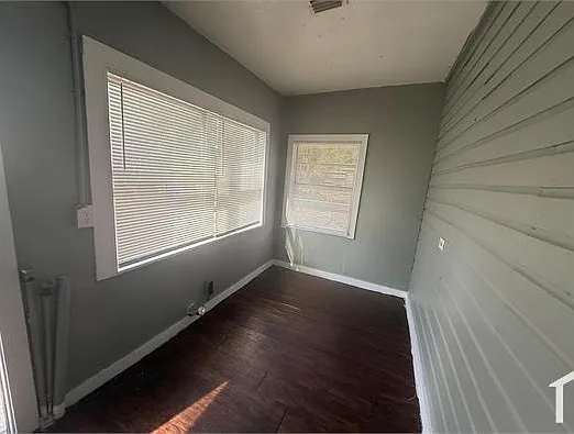836 Martin L King Jr Ave — Photo 8