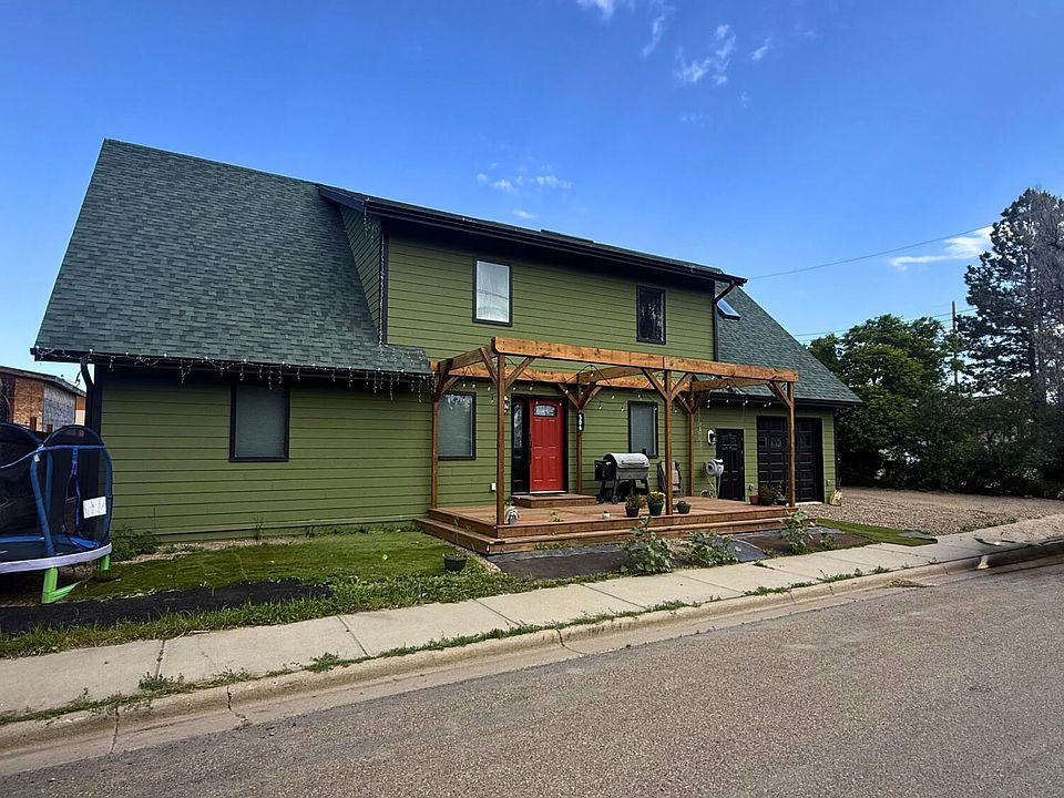 1st image of 506 6th Ave NE