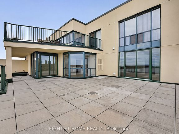 5th image of 65 Ellen St #1402