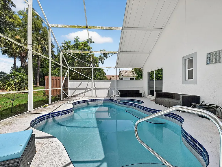 1891 Oak Berry Cir — Photo 34