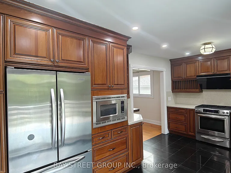 9 Mosedale Cres #UPPER — Photo 7