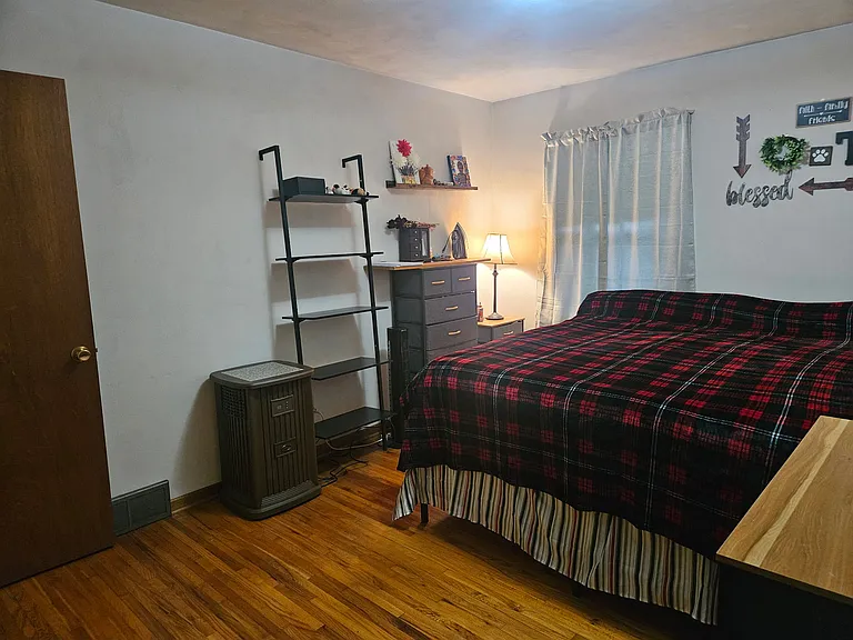 420 S Front St — Photo 8